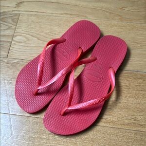 Havaianas Women's Coral Pink Slim Flip Flops 37-38
